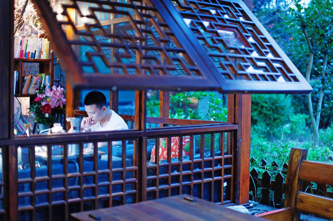 Guihua Road 106Th Hostel Жангжиаже Екстериор снимка